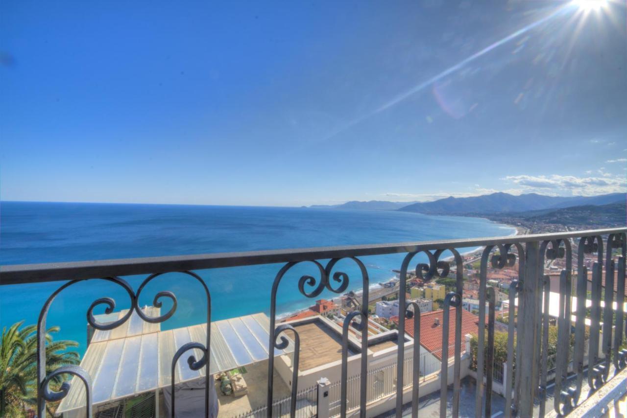 Villa Ischia Attico Sul Mare A Verezzi Борджо-Верецці Екстер'єр фото